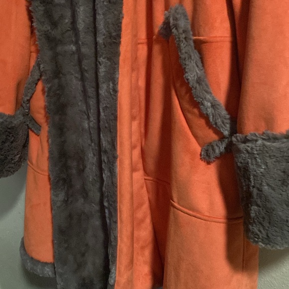 So soft WARM coat - Picture 3 of 3